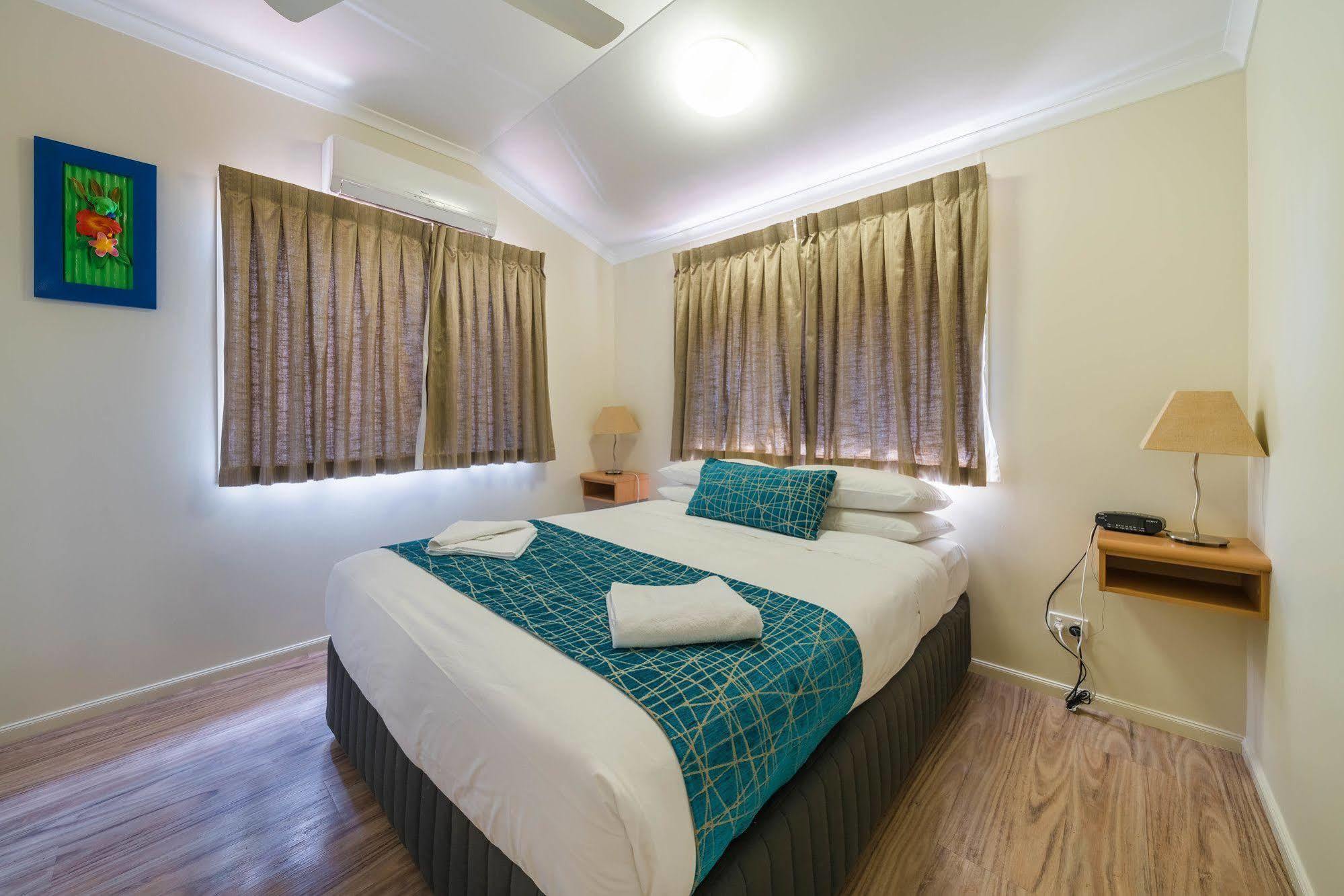 Capricorn Caves Hotel Rockhampton Exterior photo